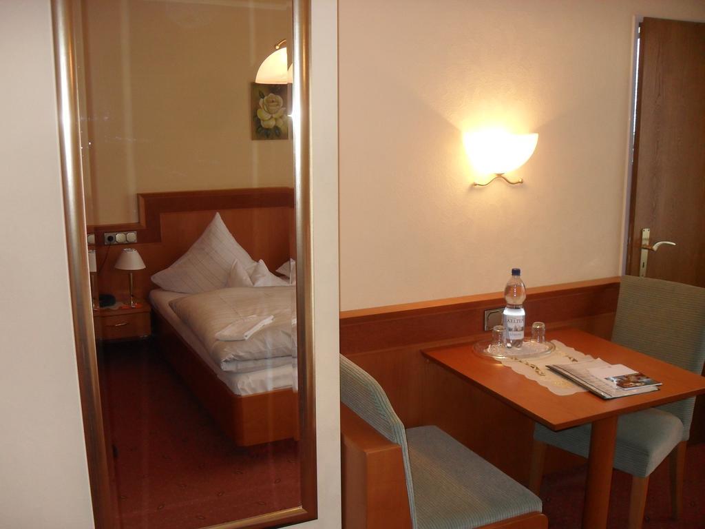 Hotel Reichsschenke Zum Ritter Gotz "Garni" Kröv Værelse billede