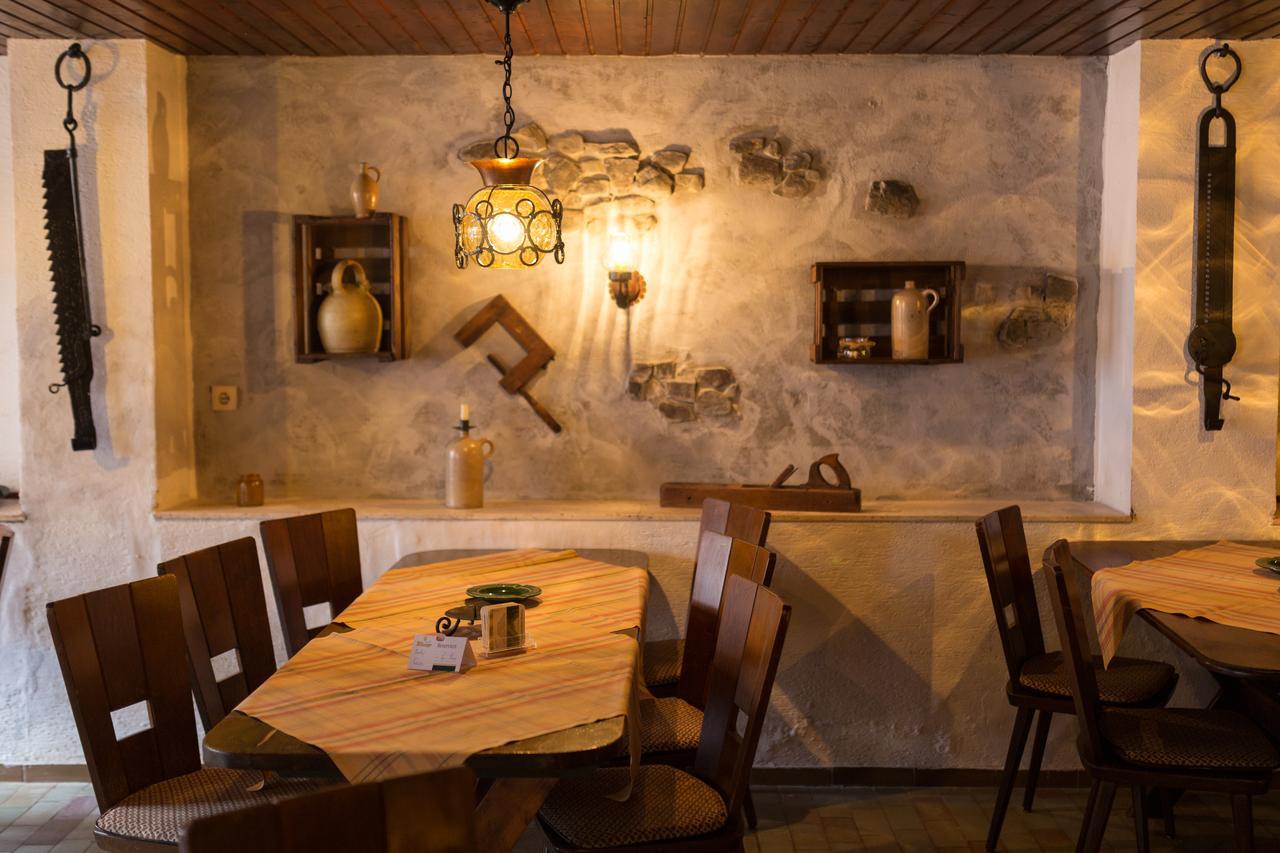 Hotel Reichsschenke Zum Ritter Gotz "Garni" Kröv Eksteriør billede